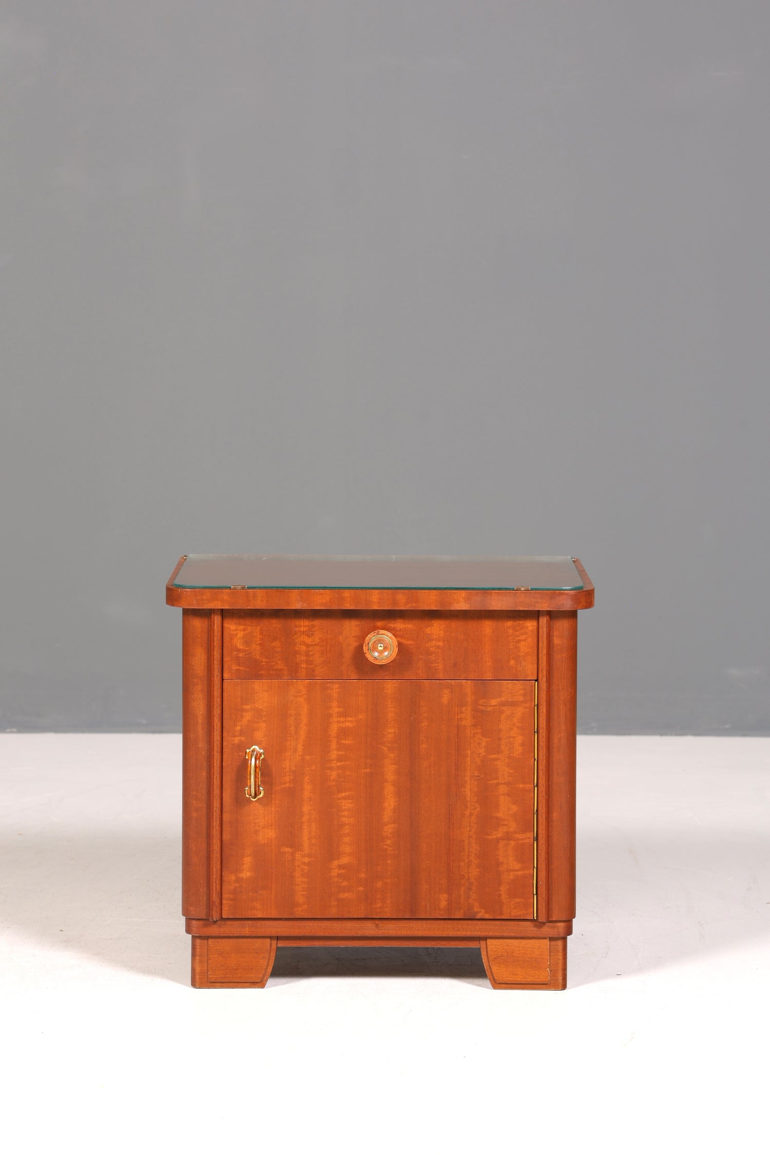 Schlichte Mid Century Kommode Vintage Klappschränkchen Danish Design Nachttisch 1 von 2