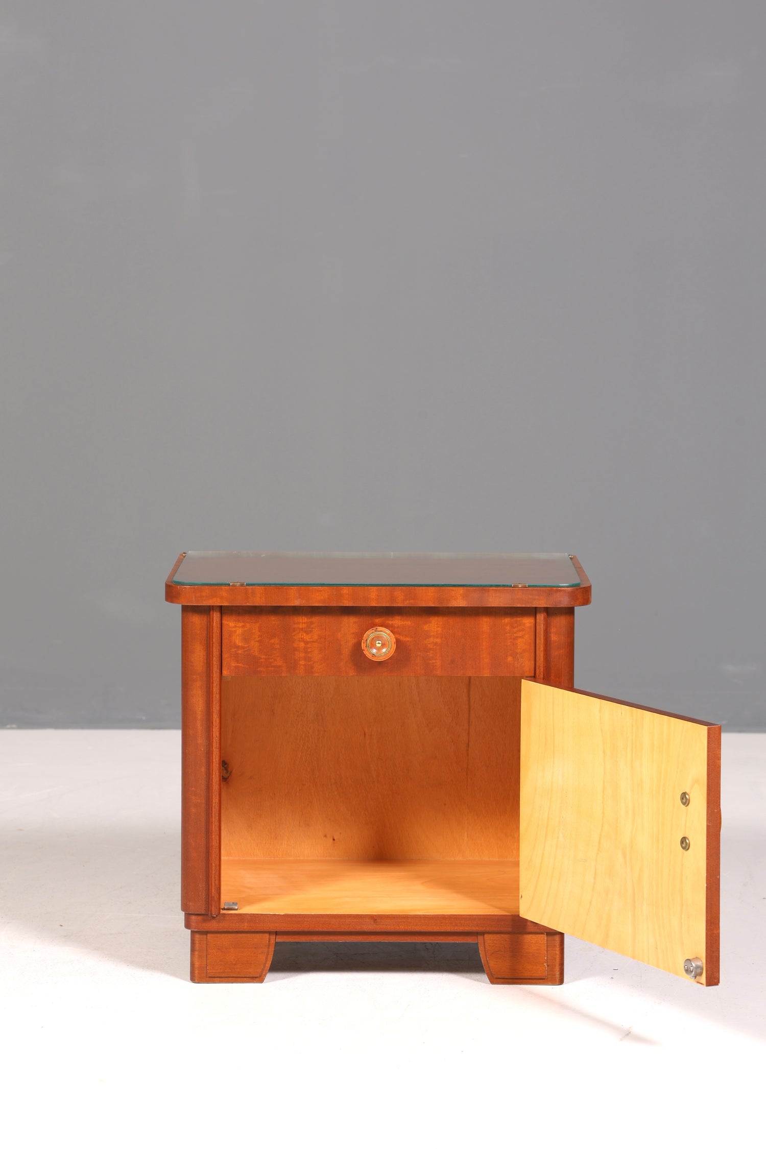 Schlichte Mid Century Kommode Vintage Klappschränkchen Danish Design Nachttisch 1 von 2