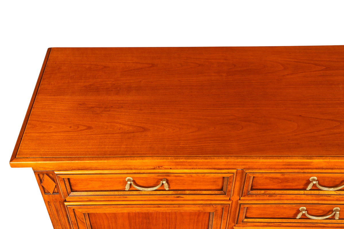 Hauptstadt Möblerei Selva Sideboard Villa Borghese aus Holz im Antik Stil mit goldfarbenen Beschlägen