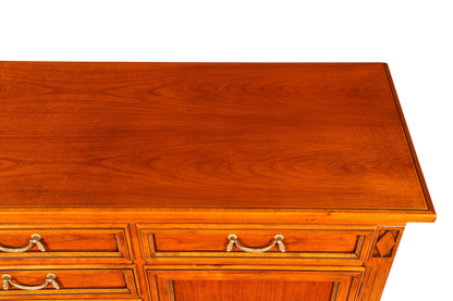 Hauptstadt Möblerei Selva Sideboard Villa Borghese aus Echtholz mit goldfarbenen Griffen in Antik-Optik
