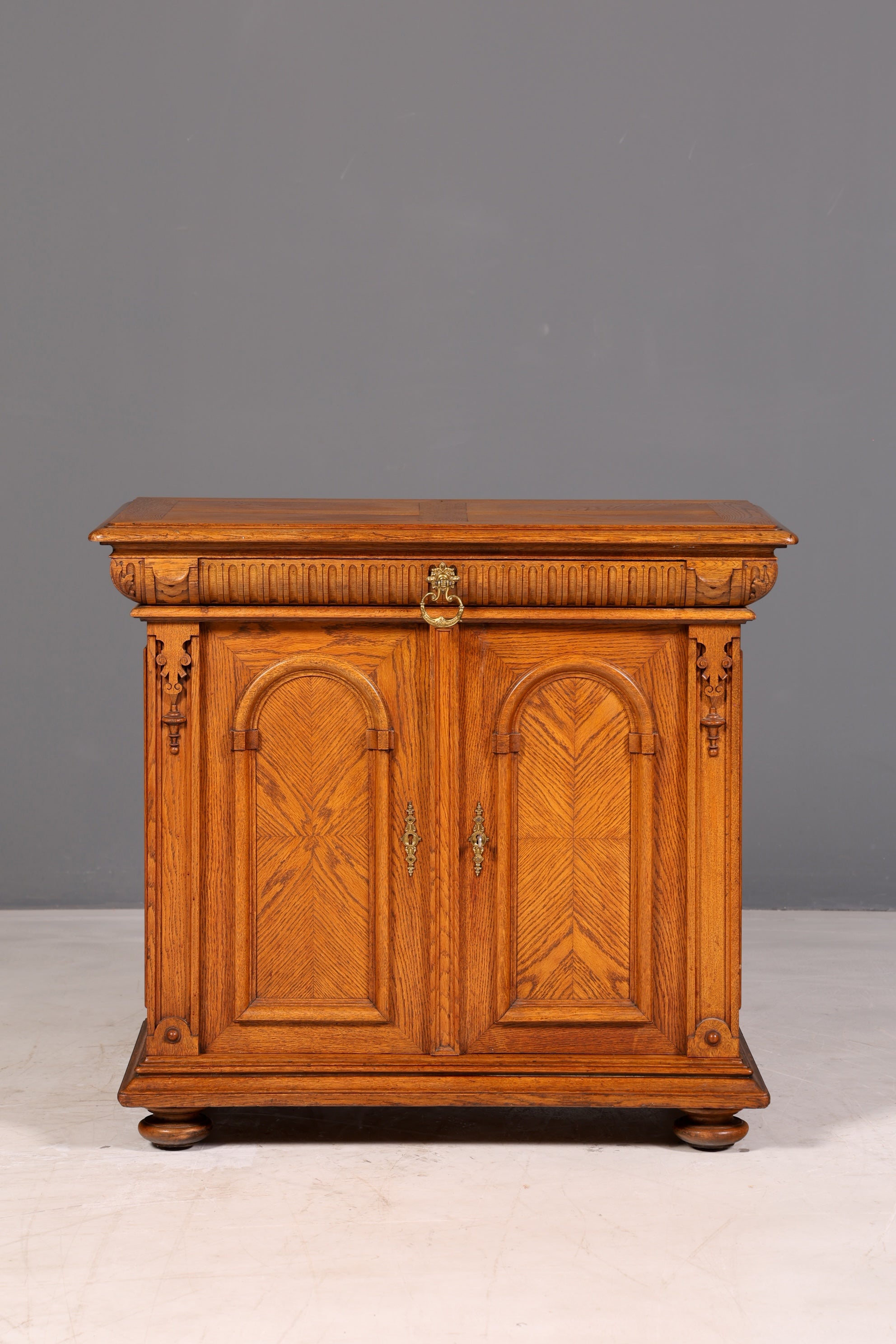Droomachtige Gründerzeit-kast, antiek dressoir, commode, Louis Philippe, wandtafel, vertiko