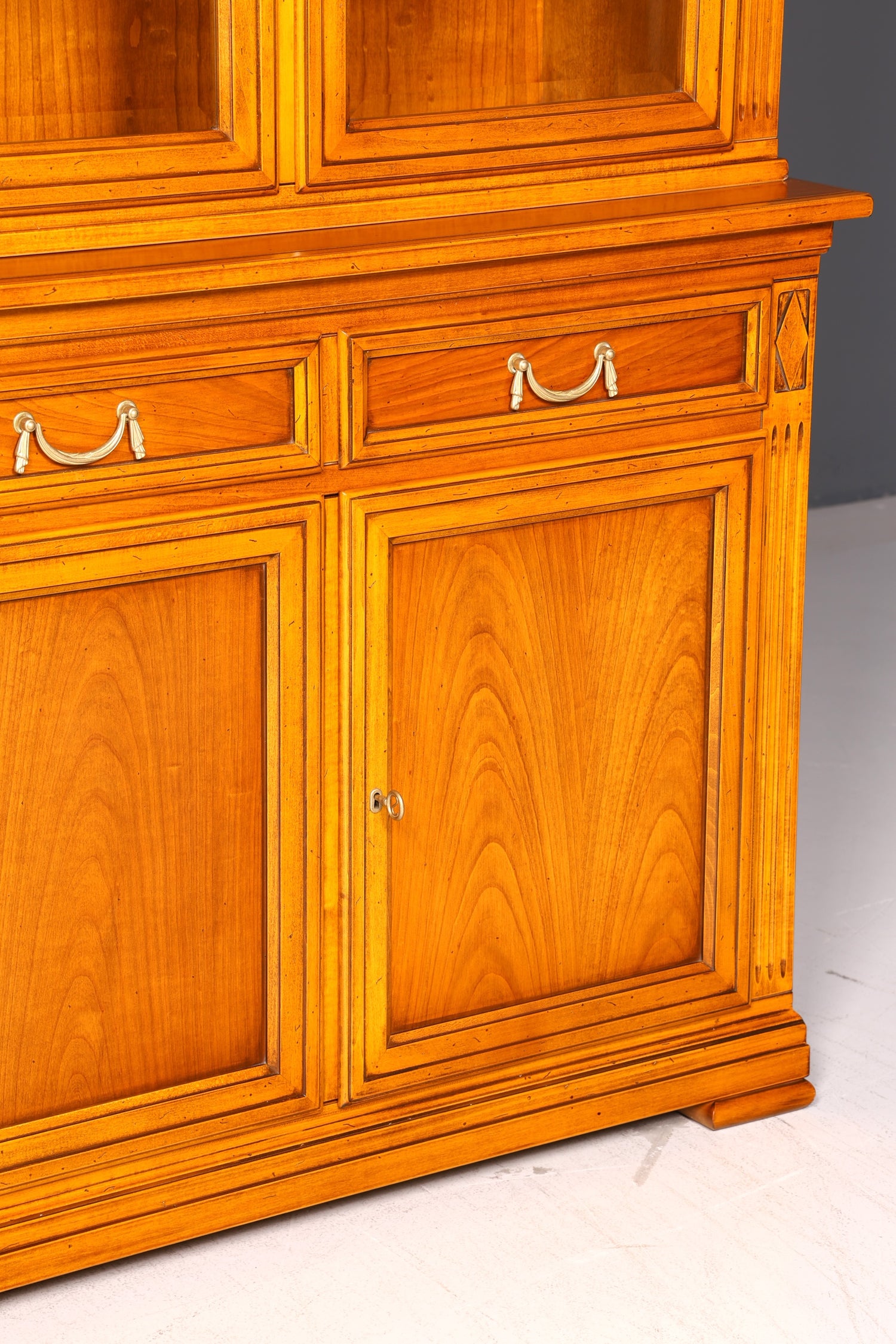Traumhafte Original Selva Vitrine Villa Borghese Antik Massivholz Buffet Schrank Bibliothek Glasvitrine Made in Italy