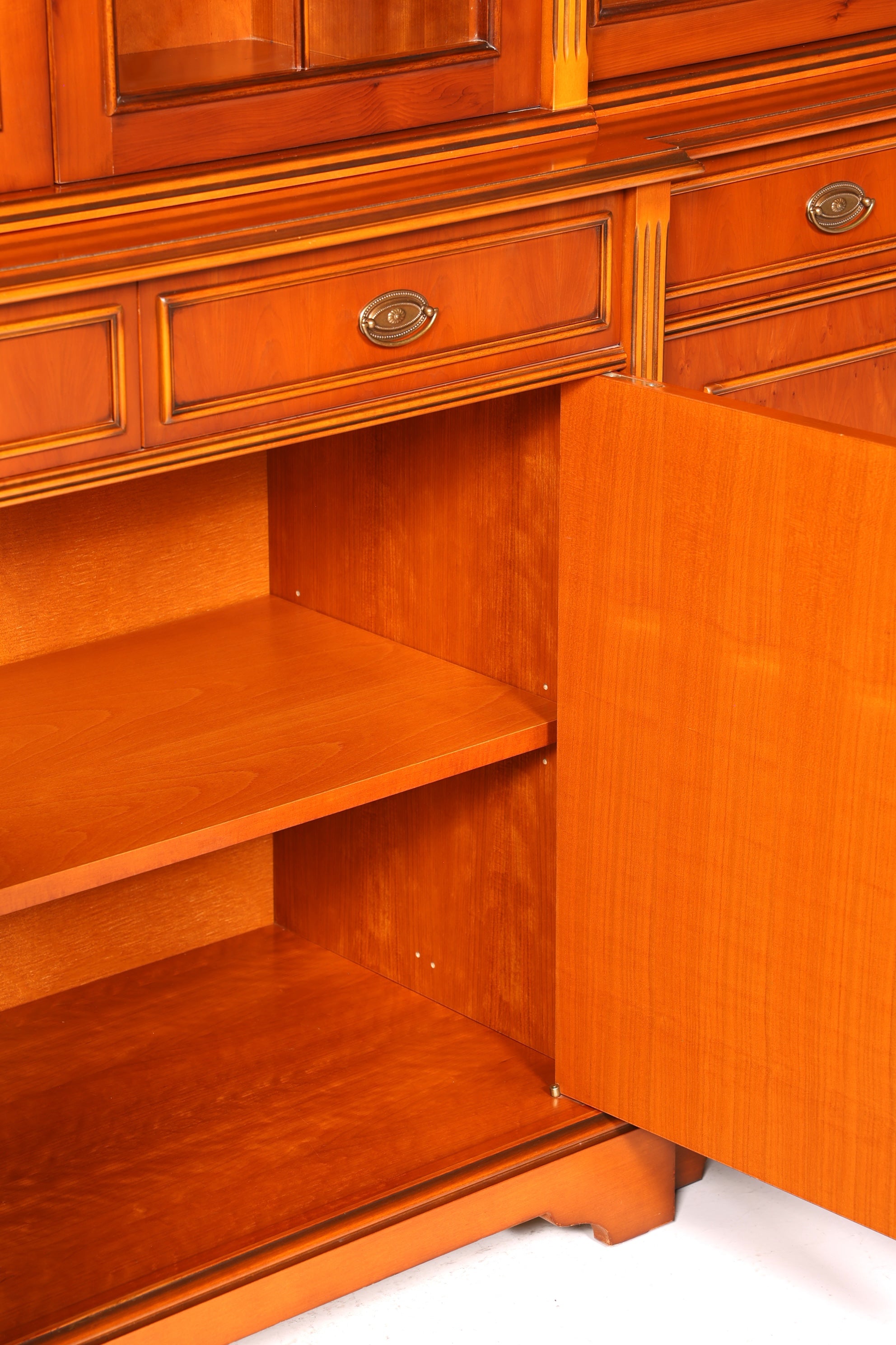 Wunderschöne Englische Vitrine Bücherschrank Buffet Antik Stil Englisch Eibe Glasvitrine Bibliothek