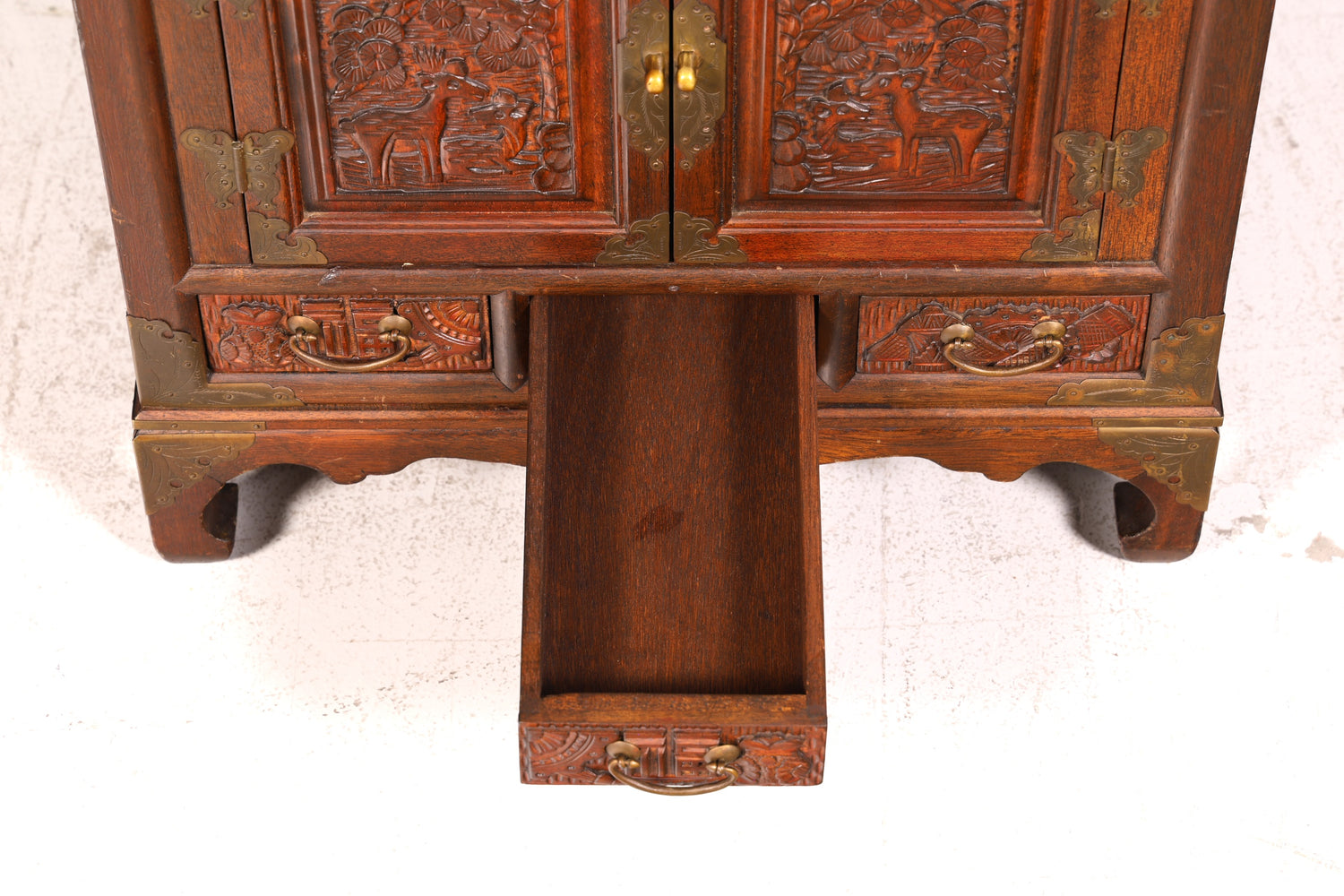 Edle Asiatische Kommode Schnitzereien Antik Korea Schrank Beistellschrank Messingbeschläge Holz Vintage