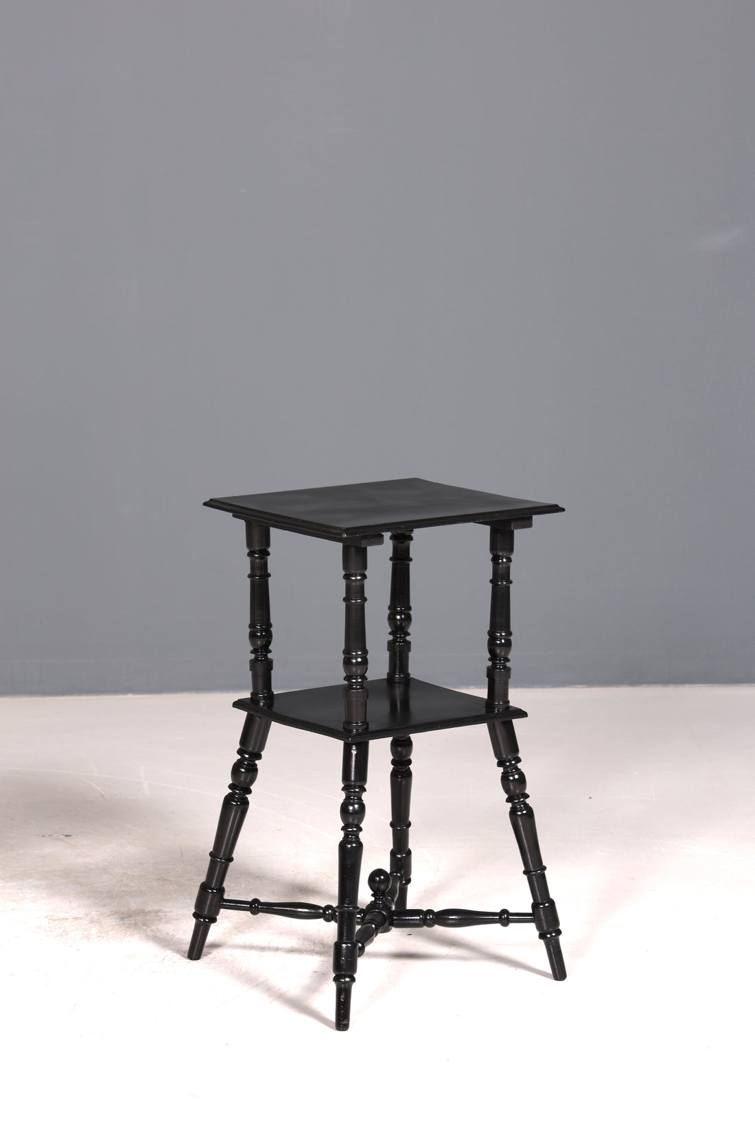 Wunderschöner Beistelltisch im Gründerzeit Stil gedrechselter Ablagetisch Telefontisch