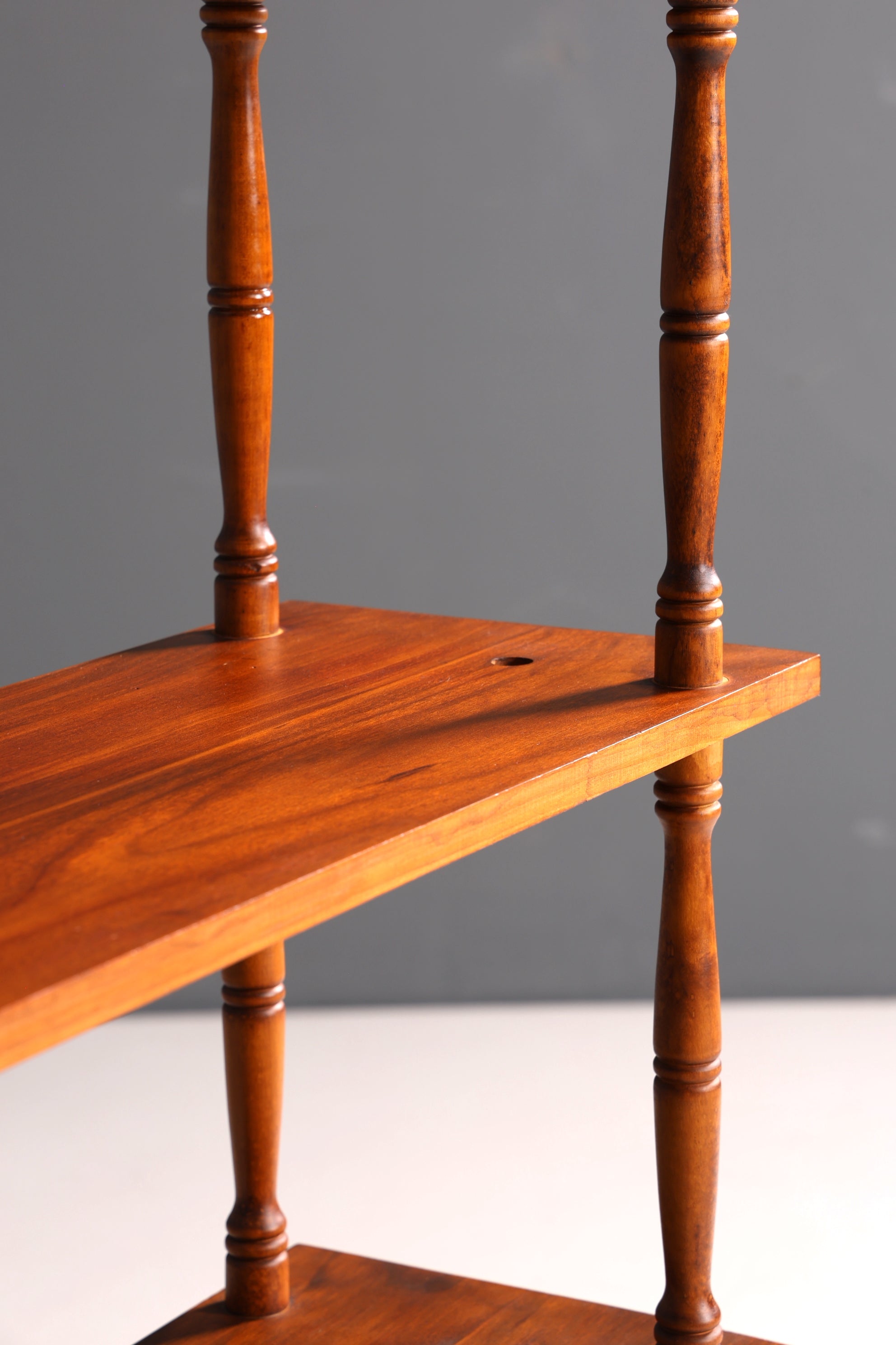 Wunderschönes Bücherregal im Gründerzeit Stil Regal Antik 60s Buchablage Bookshelf