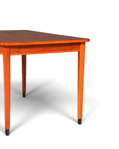Hauptstadt Möblerei vintage Mid Century Esstisch aus massivem Holz mit schlichtem Design und konischen Beinen
