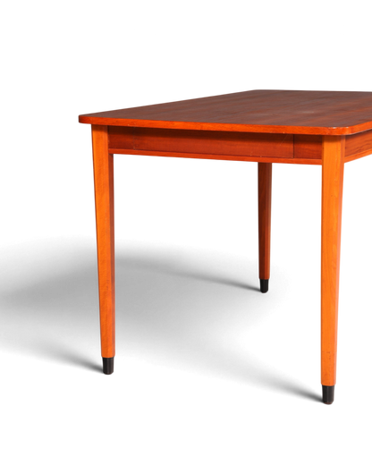 Hauptstadt Möblerei vintage Mid Century esstisch aus massivem holz mit schublade und konischen beinen