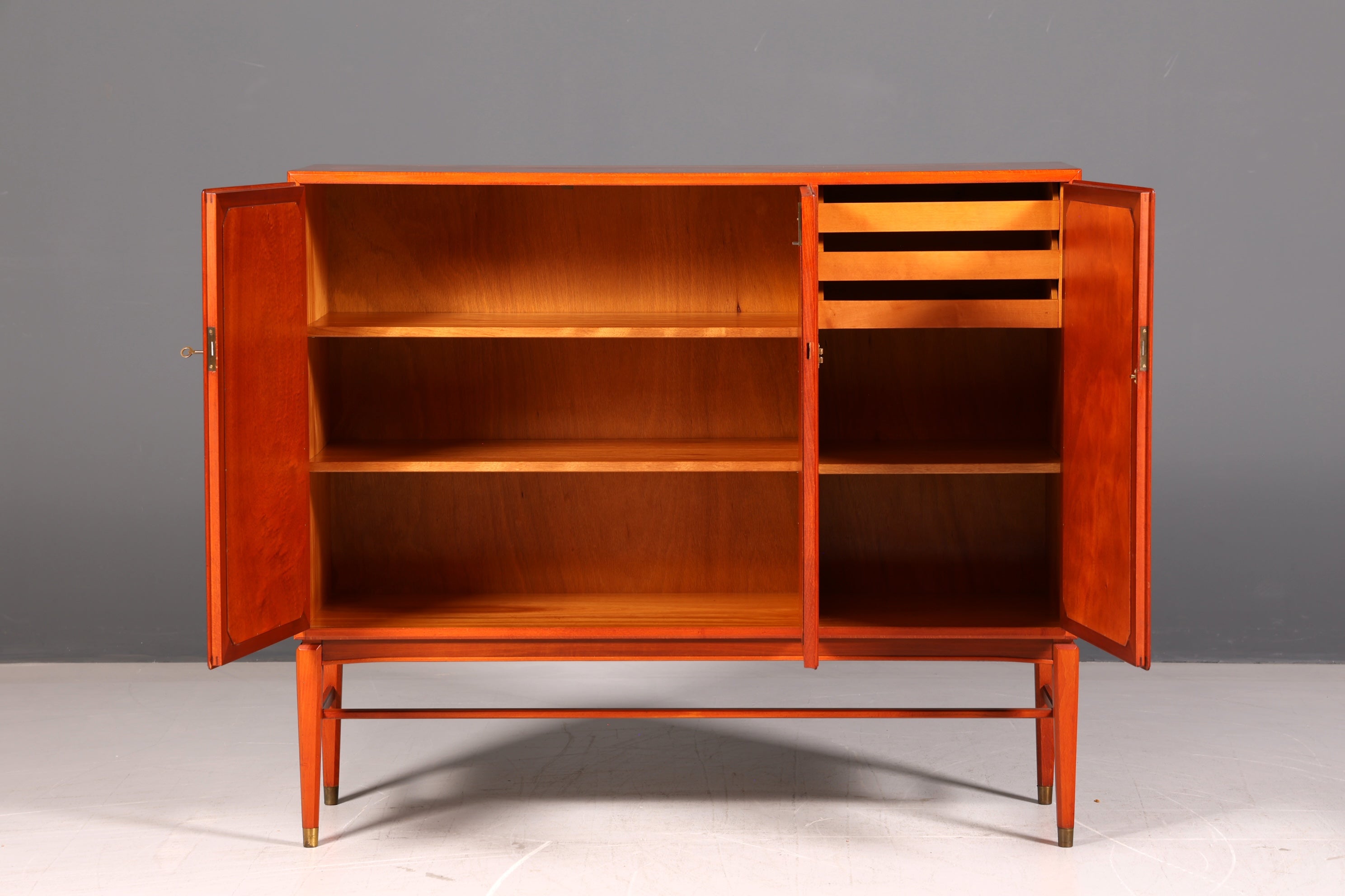 Wunderschöner Mid Century Schrank Highboard Vintage Wäscheschrank Aktenschrank Kommode 60er Massiv Holz Retro Skandinavisch