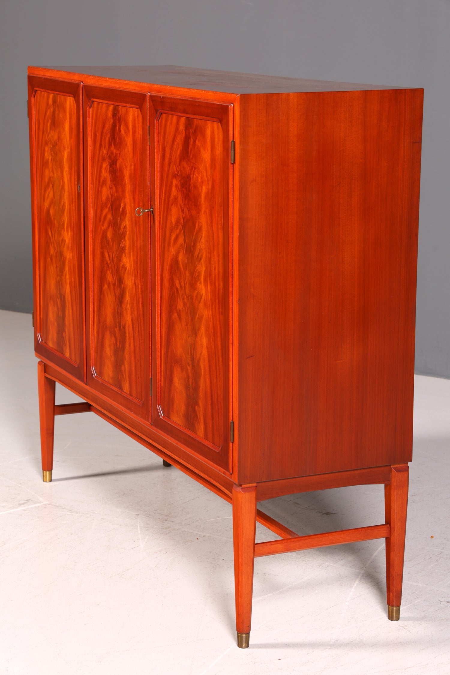 Wunderschöner Mid Century Schrank Highboard Vintage Wäscheschrank Aktenschrank Kommode 60er Massiv Holz Retro Skandinavisch
