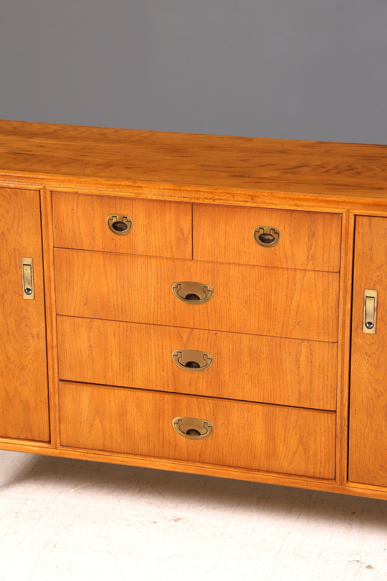 Stilvolles Drexel Heritage Sideboard USA Antik Stil Kommode Art Deco Schubladenkommode Massiv Echt Holz Vintage Wäschekommode