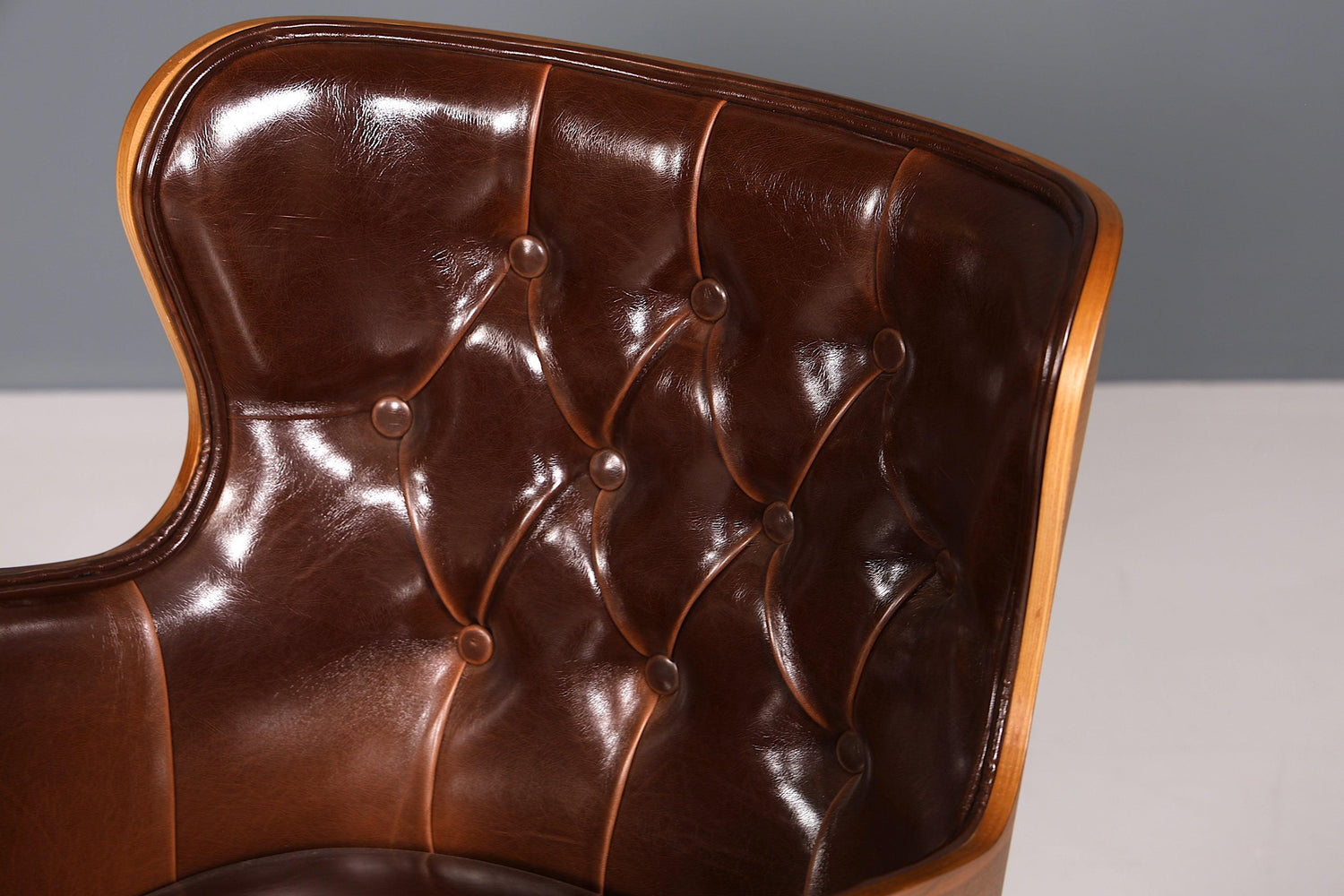 Chesterfield Büro Armlehnstuhl "Leon-Office" Nussbaum braun