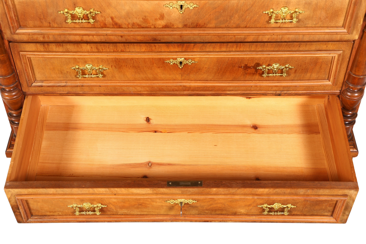 Stilvolles Gründerzeit Kommode Louis Philippe Schubladenkommode Nussbaum Sideboard um 1880