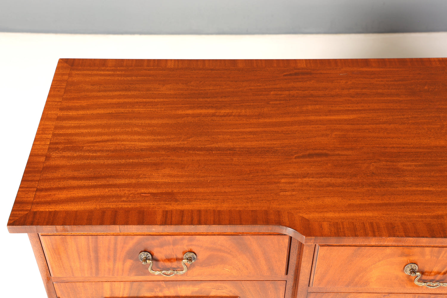 Edles Englisches Sieboard echt Holz Reprodux Buffet Bevan Funnell Schrank