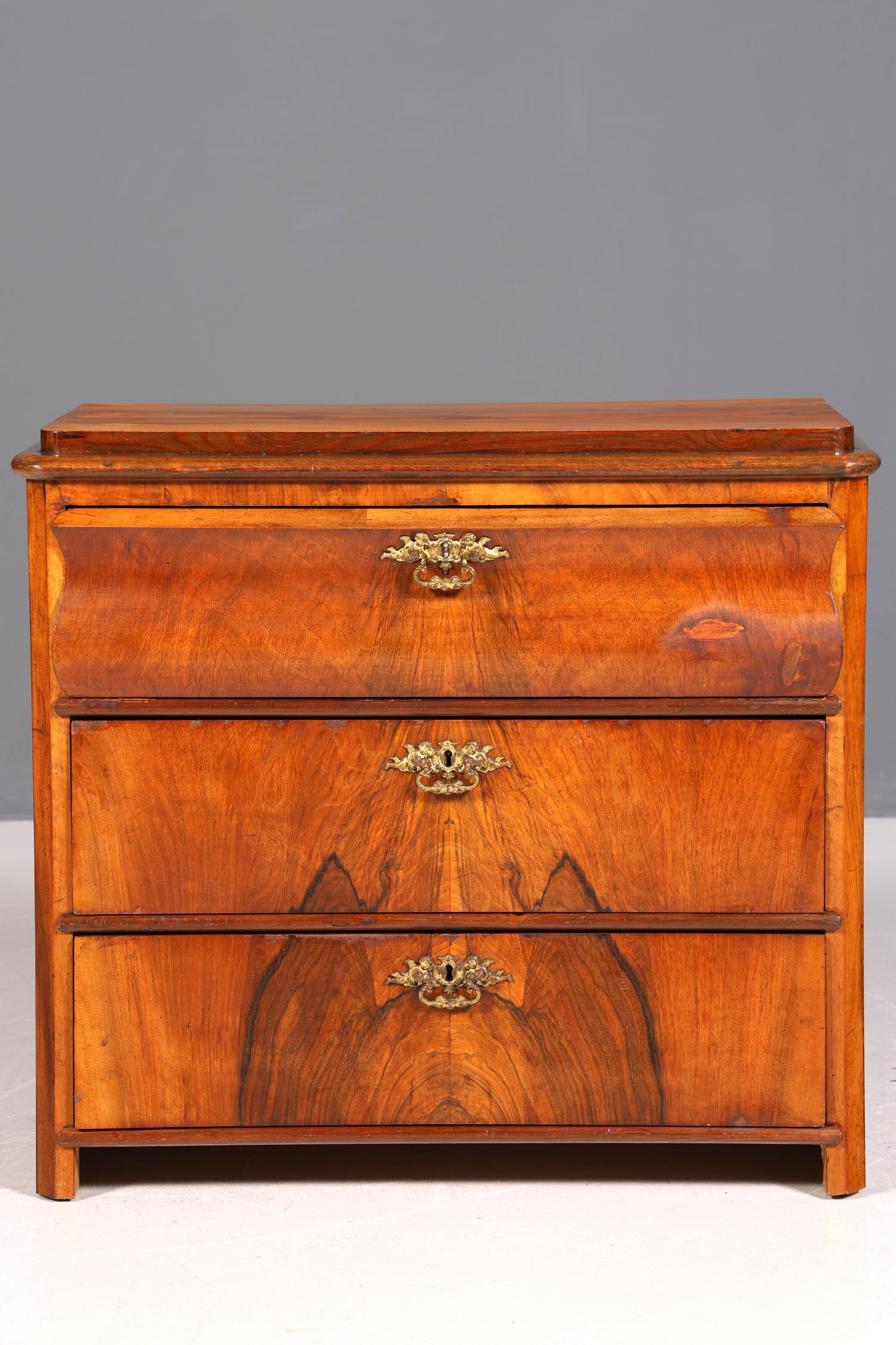 Stylish Louis Philippe chest of drawers, walnut, Biedermeier style, circa 1890