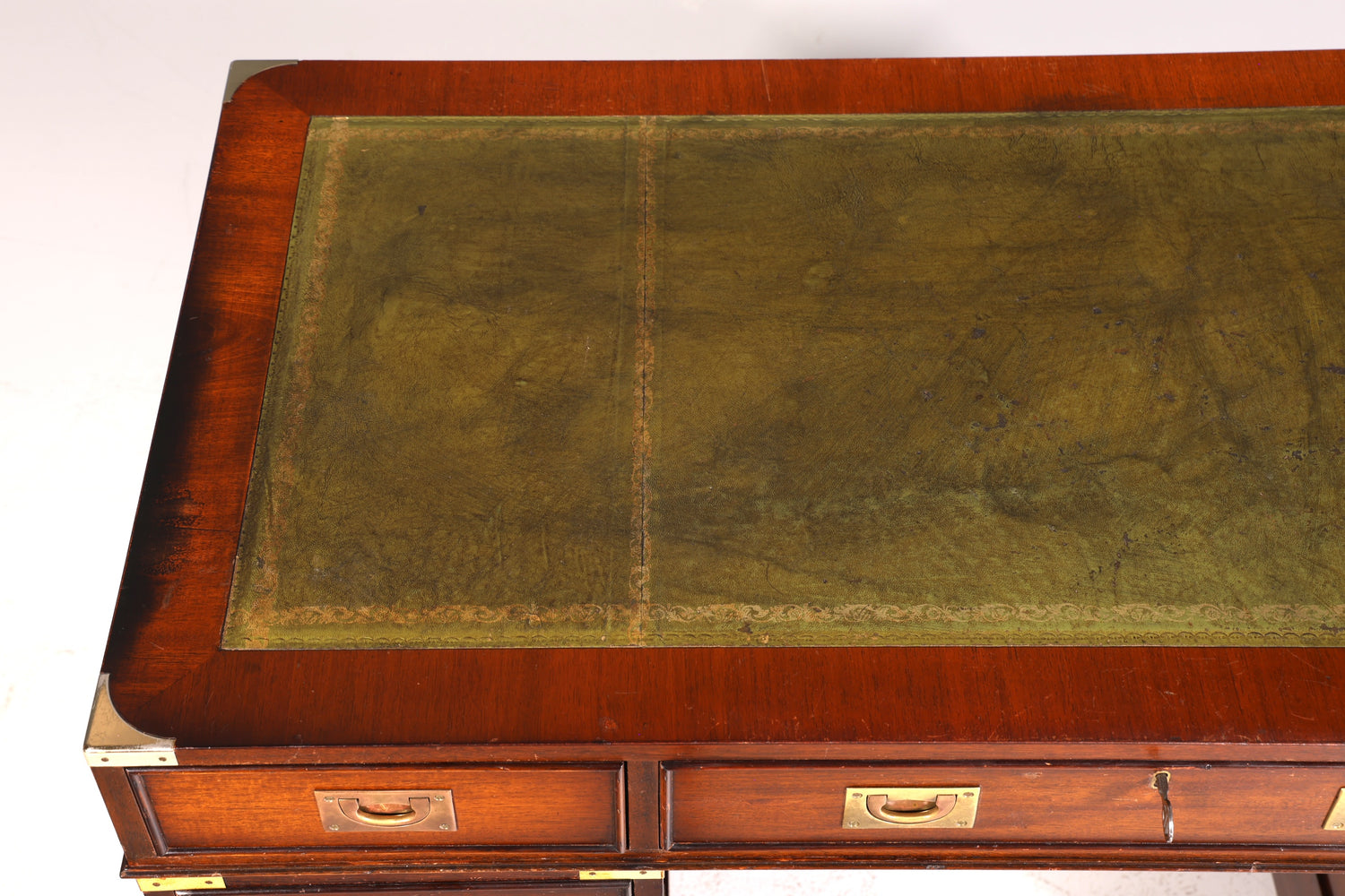 Stilvoller Maritimer Schreibtisch Englischer Military Bürotisch Office Table mit echt Lederauflage