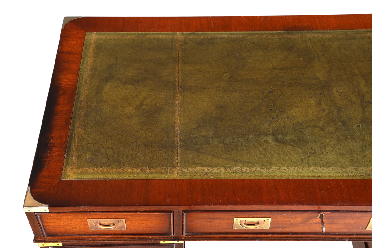 Stilvoller Maritimer Schreibtisch Englischer Military Bürotisch Office Table mit echt Lederauflage