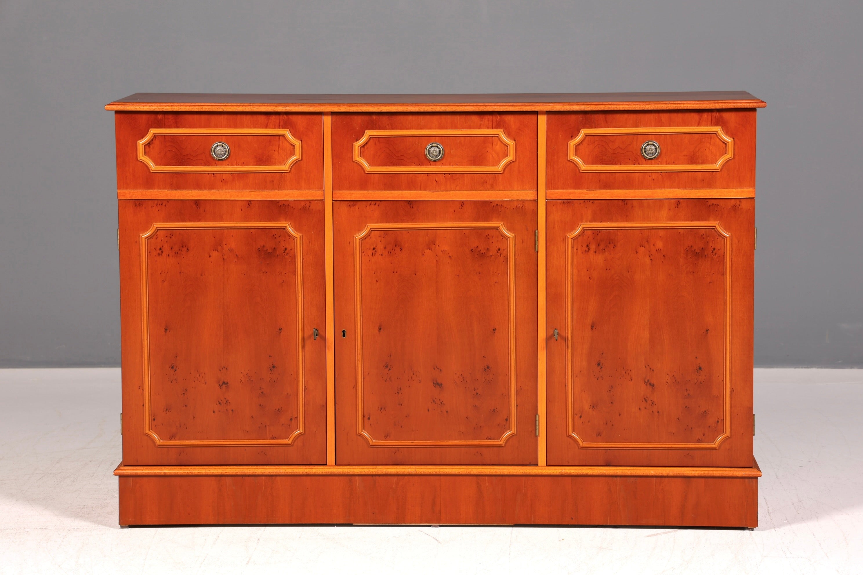 Wunderschönes Englisches Sideboard 60s Buffetschrank Kommode Anrichte Schrank Highboard Vintage