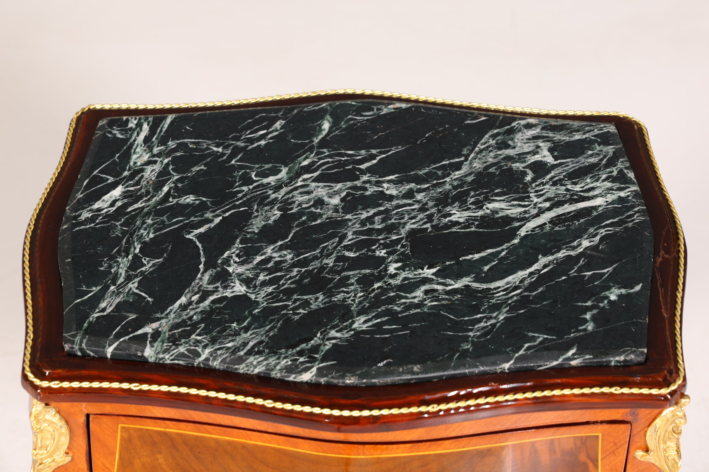 Wunderschöner Louis XV Beistelltisch Barock Stil Ablagetisch Marmor Kommode Telefontisch