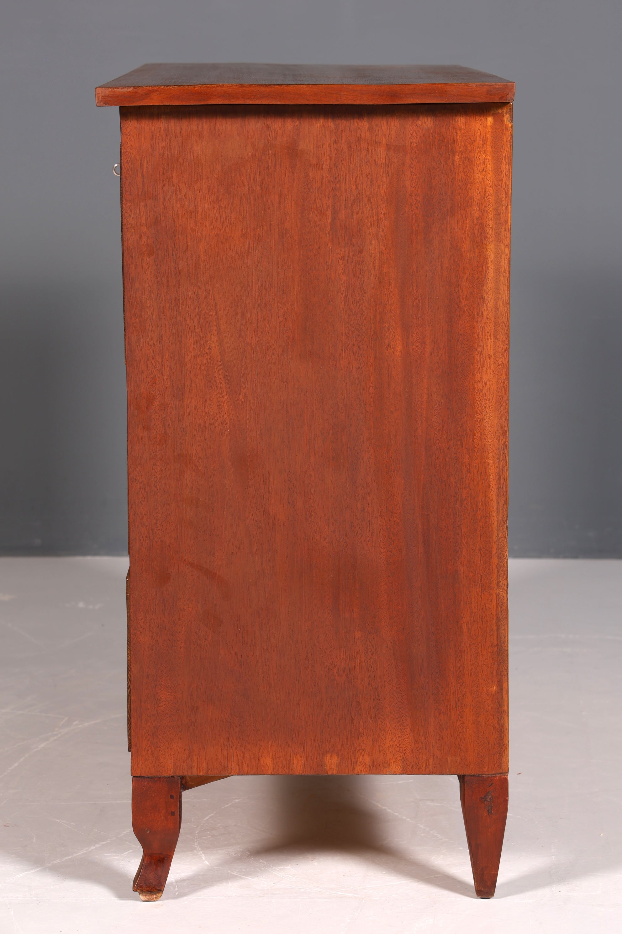 F826 Finish Antik Sekretär?