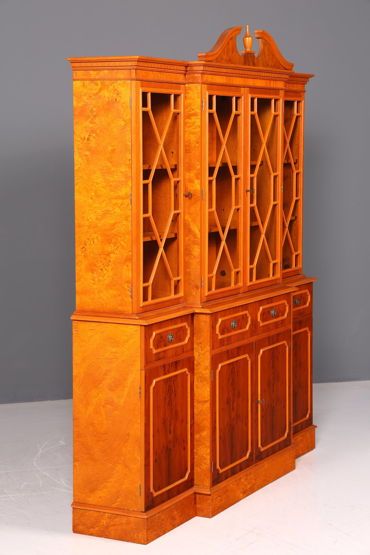 Wunderschöne Englische Vitrine Bücherschrank Buffet 60s Glasvitrine Bibliothek Regal Schrank Vintage