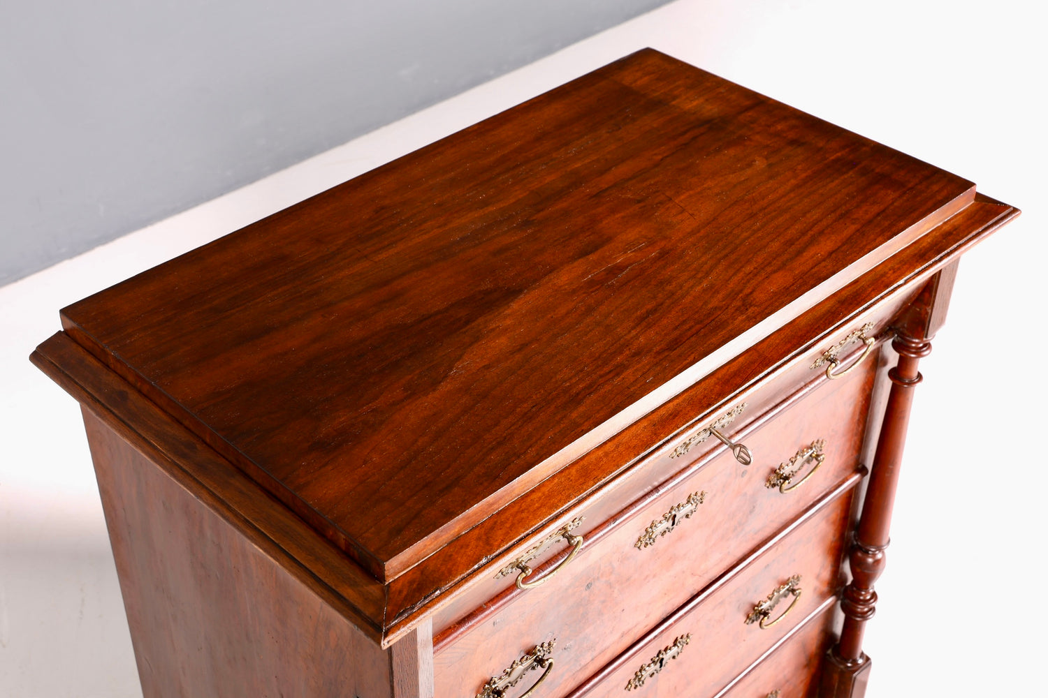 Wunderschöne Gründerzeit Kommode Louis Philippe Nussbaum Schubladenkommode um 1880