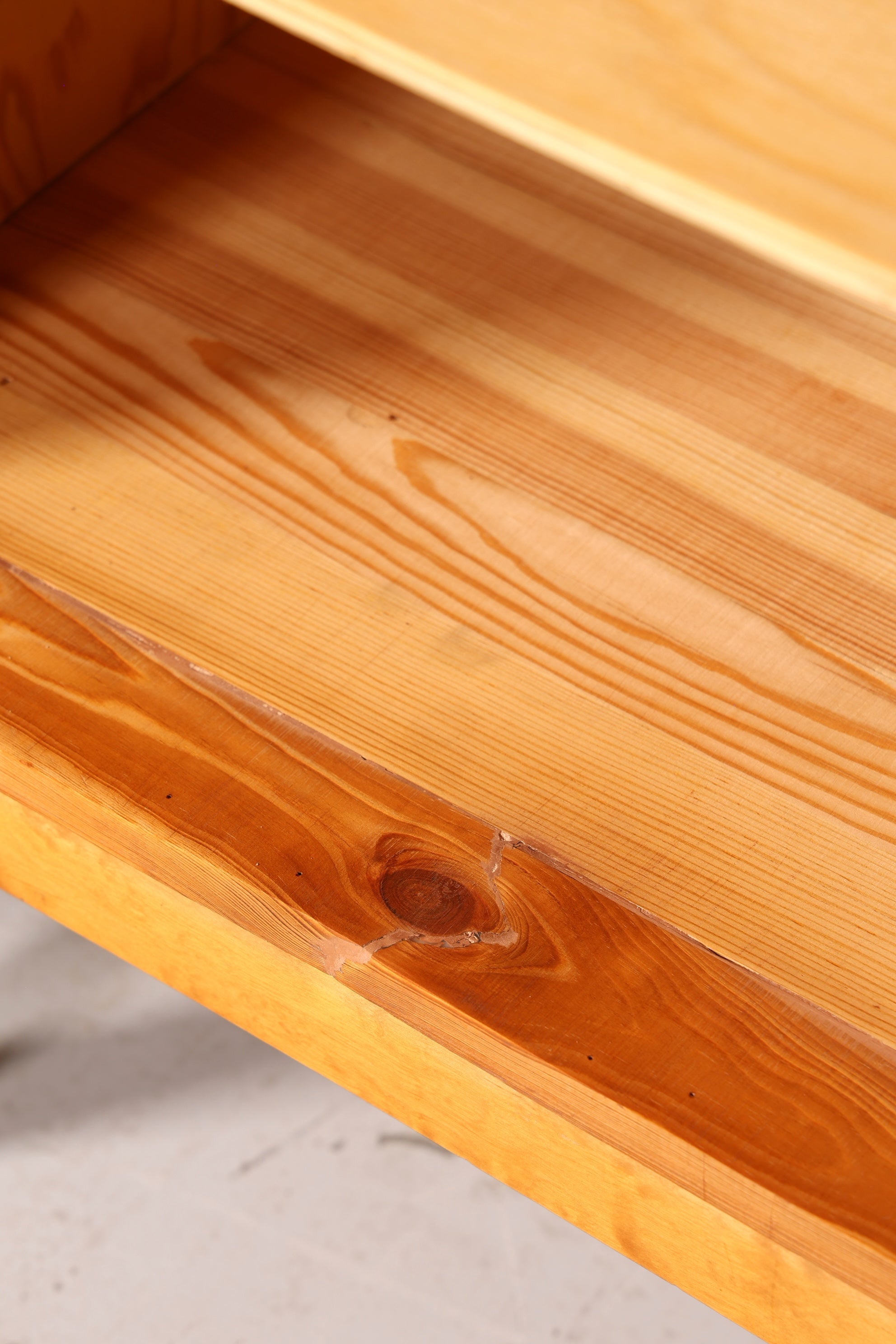 Stilvoller Mid Century Schrank 60er Jahre Wäscheschrank Aktenschrank Kommode