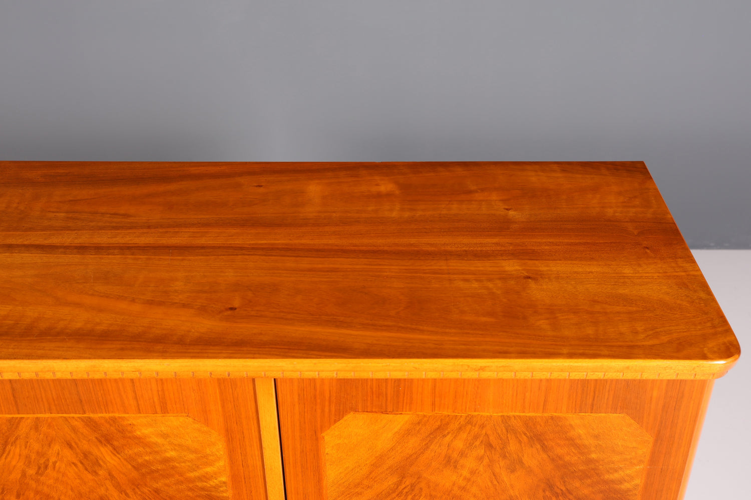 Wunderschöner Mid Century Schrank 60er Jahre Highboard Wäscheschrank Aktenschrank Kommode