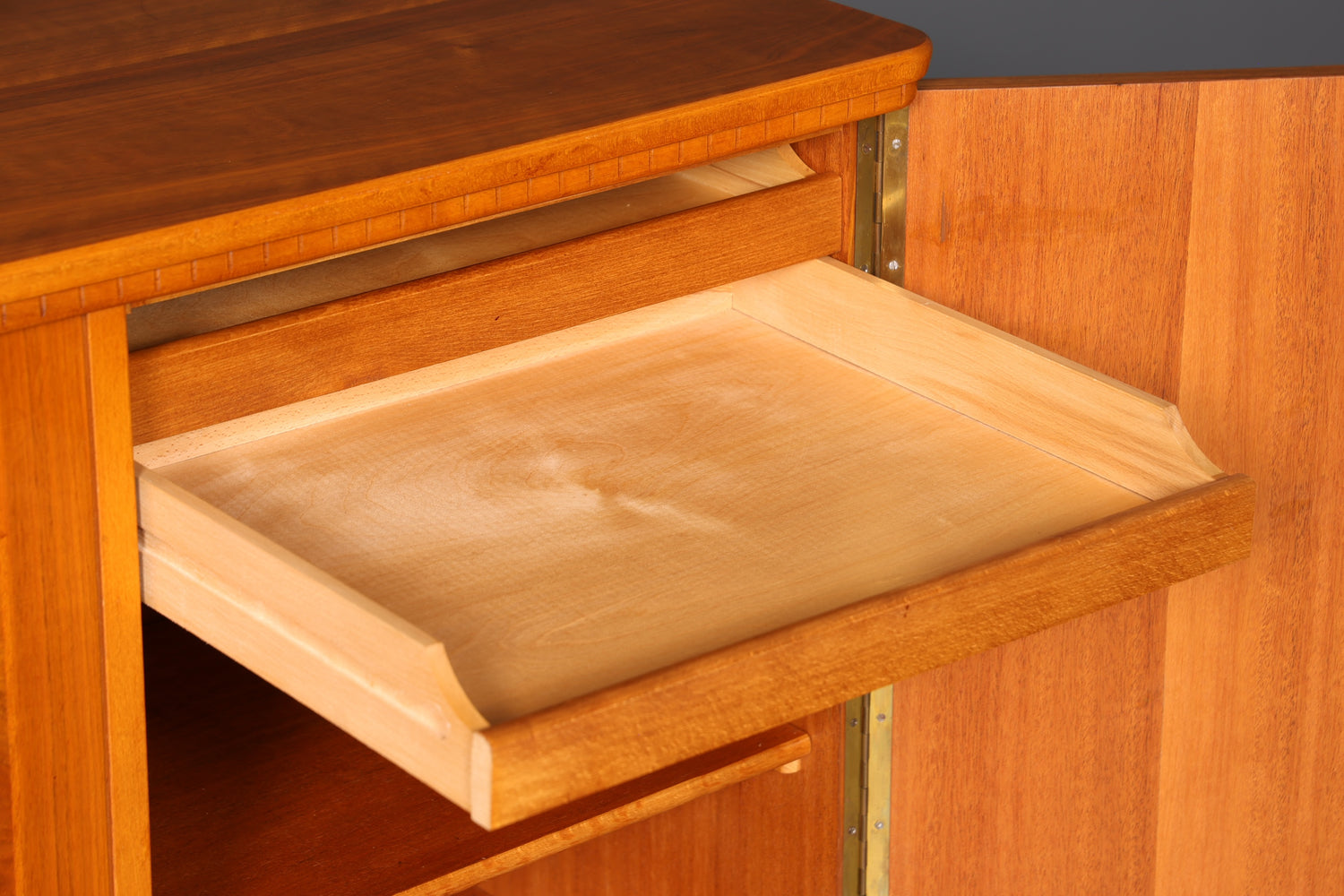 Wunderschöner Mid Century Schrank 60er Jahre Highboard Wäscheschrank Aktenschrank Kommode