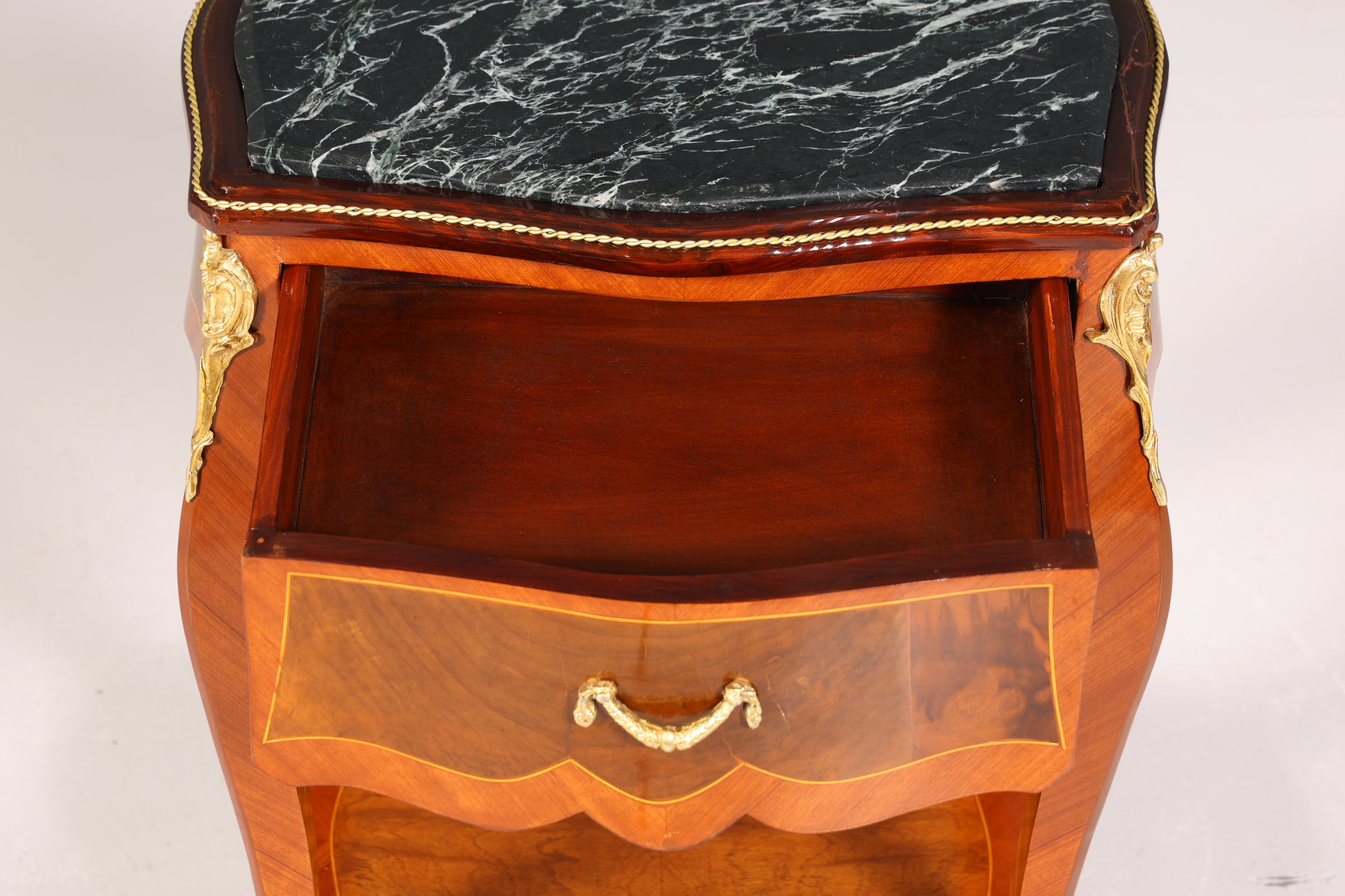 Wunderschöner Louis XV Beistelltisch Barock Stil Ablagetisch Marmor Kommode Telefontisch