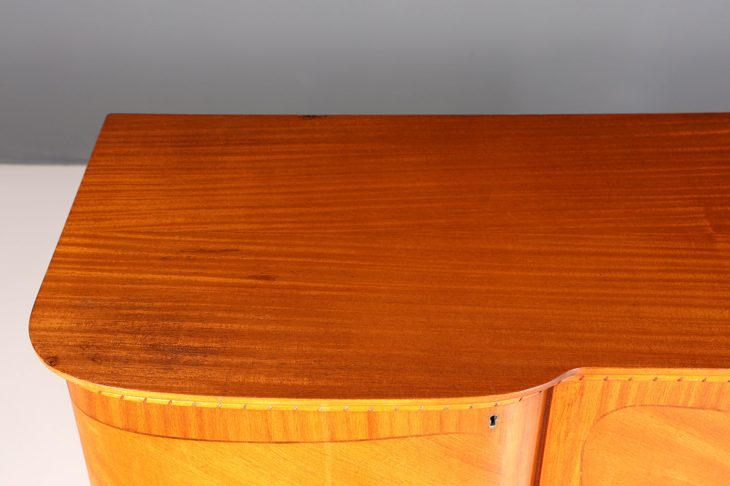 F859 Finish cm Wunderschöne Art Deco Vitrine Nussbaum Vitrine massiv Holz Antik Schrank