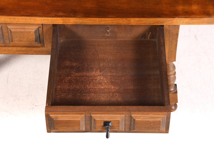 Beautiful Spanish table, real wood coffee table, rustic Spanish side table