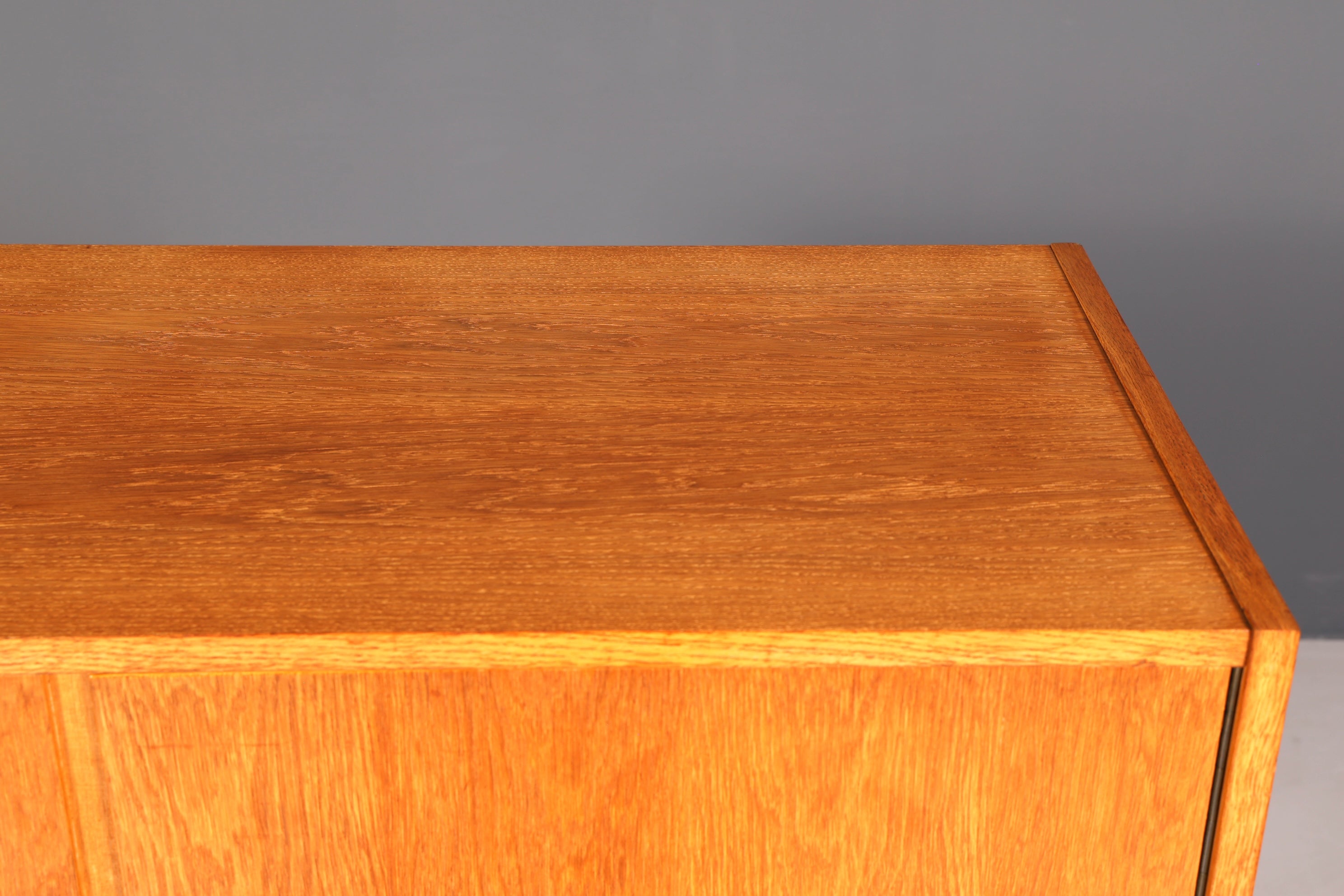 G572 Finish Wunderschöner Mid Century Schrank 60er Jahre Wäscheschrank Aktenschrank Kommode (Kopie 2)