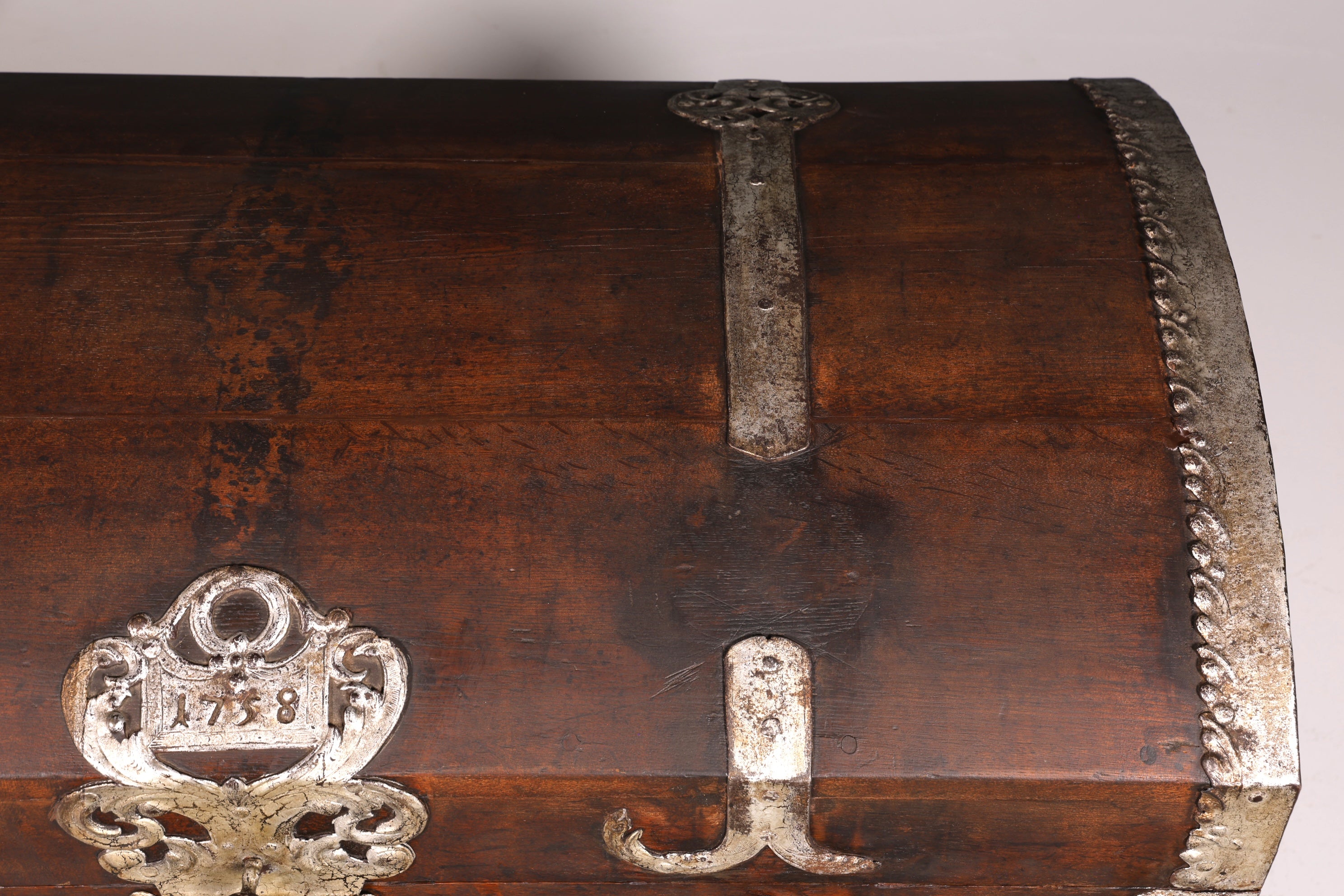 Magnificent original Baroque chest circa 1758, linen chest, solid oak wood, dowry chest, antique box