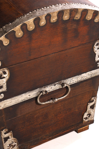 Magnificent original Baroque chest circa 1758, linen chest, solid oak wood, dowry chest, antique box