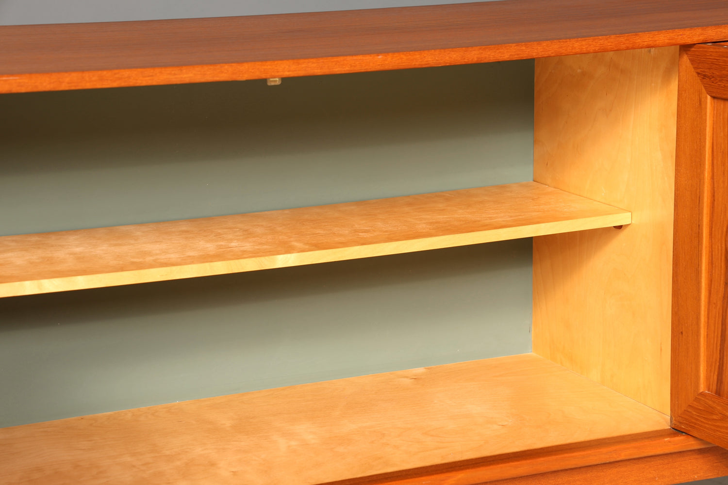 Schlichtes Mid Century Sideboard Vintage TV Kommode 60s Schrank Retro Teak Holz Longboard