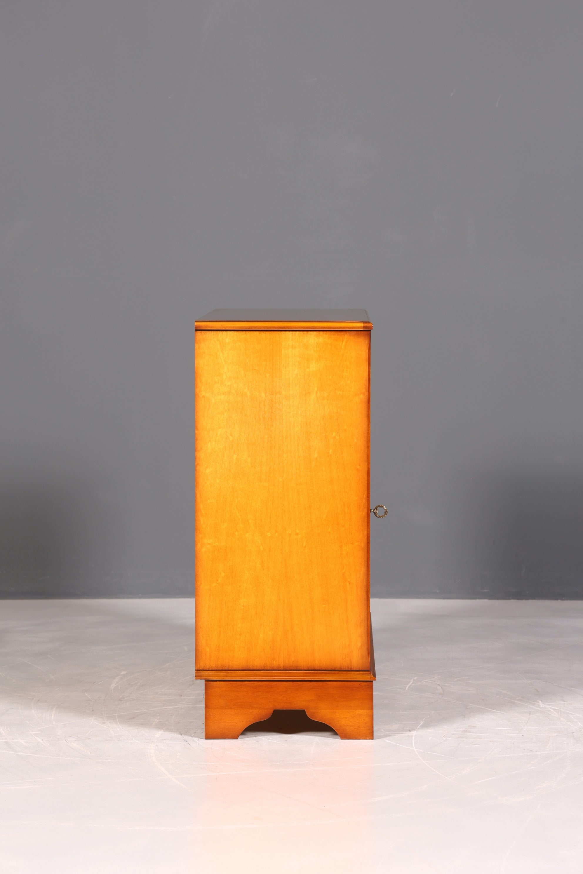 F944 Finish Traumhafter Original Heldense Schrank Englische Eibe Sideboard echt Holz Antik 60s