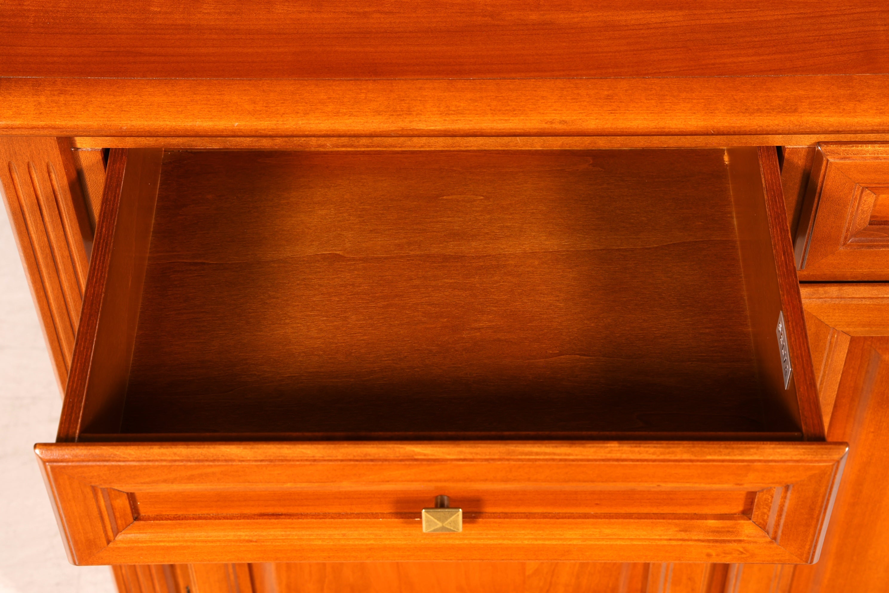 Traumhafte Original Selva Vitrine Antik Stil massiv Holz Buffet Schrank Bibliothek