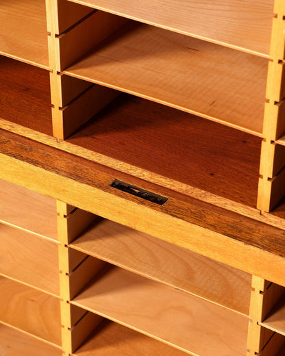 Stilvoller Mid Century Rollladenschrank Bauhaus Apothekerschrank Art Deco Büro Aktenschrank