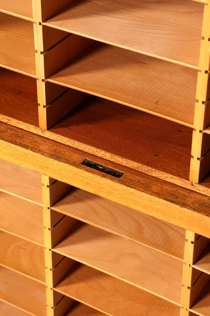 Stilvoller Mid Century Rollladenschrank Bauhaus Apothekerschrank Art Deco Büro Aktenschrank