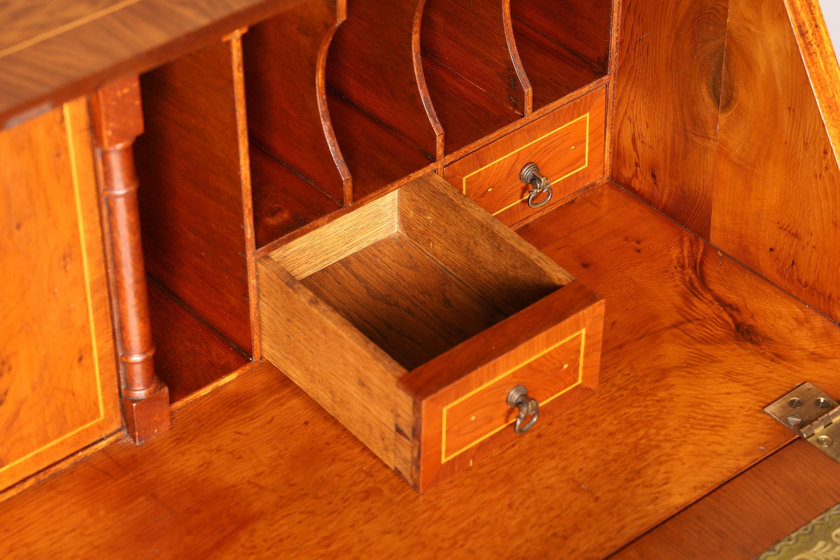 Prachtige Engelse Secretaire Taxus Schrijfcommode Echt Leren Blad Antieke Stijl Ladekast UK Bureau Vintage