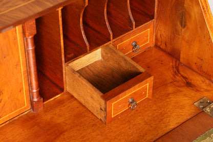 Prachtige Engelse Secretaire Taxus Schrijfcommode Echt Leren Blad Antieke Stijl Ladekast UK Bureau Vintage