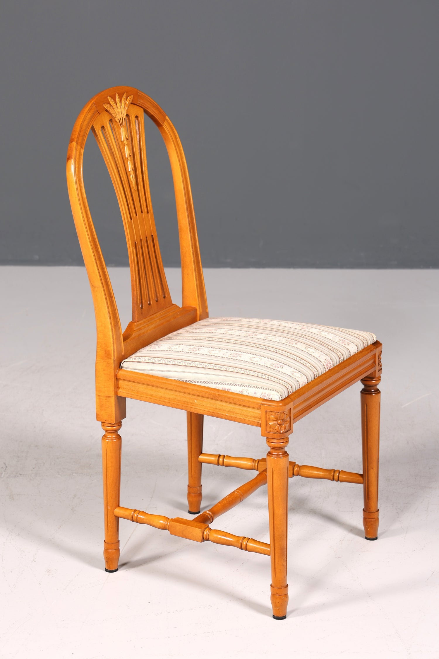 4x Dreamy chairs in Gustavian style English kitchen chairs antique style dining room chair set