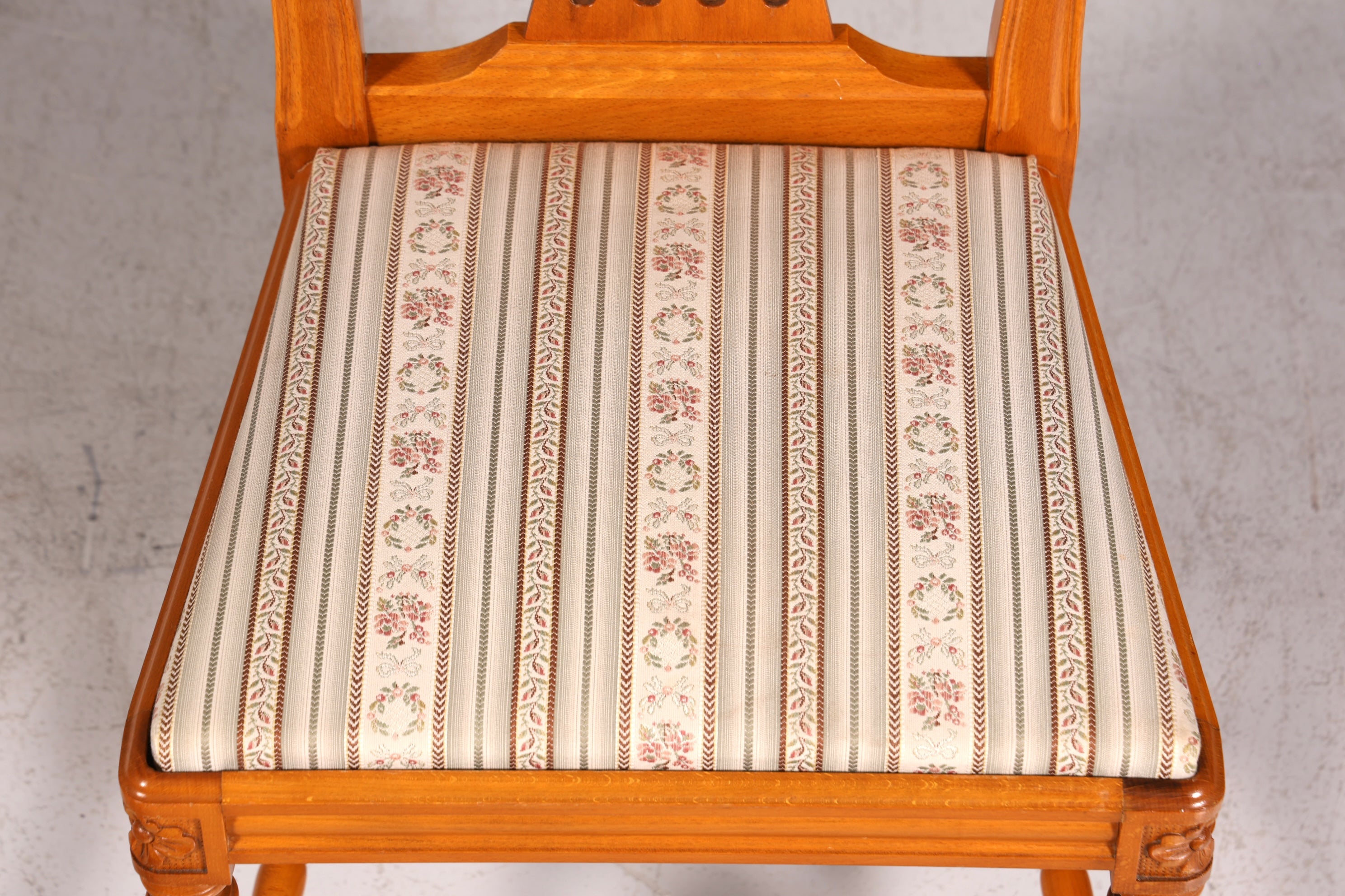 4x Dreamy chairs in Gustavian style English kitchen chairs antique style dining room chair set