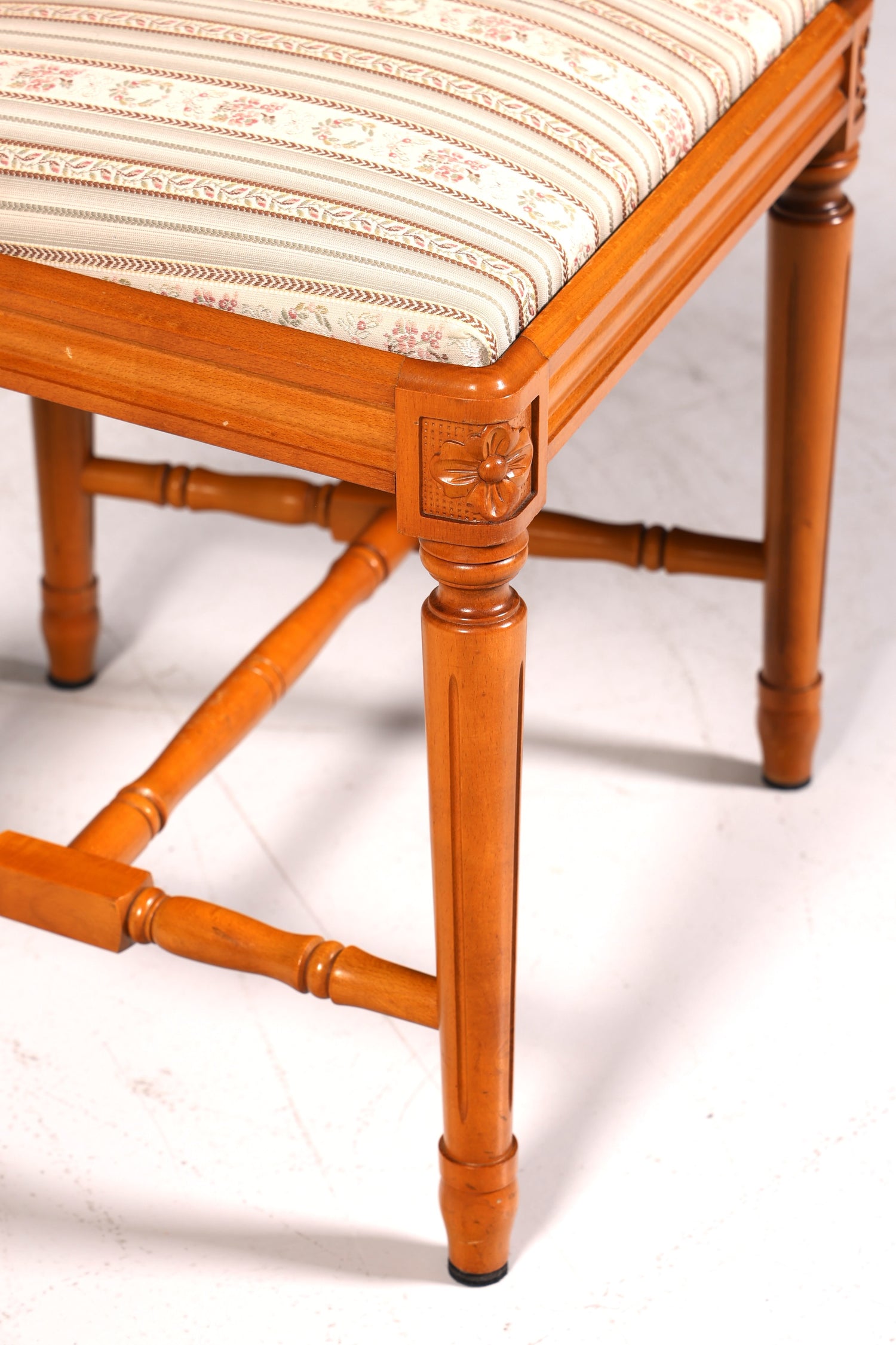 4x Dreamy chairs in Gustavian style English kitchen chairs antique style dining room chair set