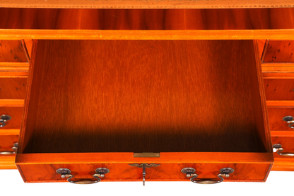 G616 Finish cm Wunderschöner Englischer Schreibtisch Englisch Eibe Desk Leder Auflage Antik Stil Bürotisch Office Desk (Kopie)