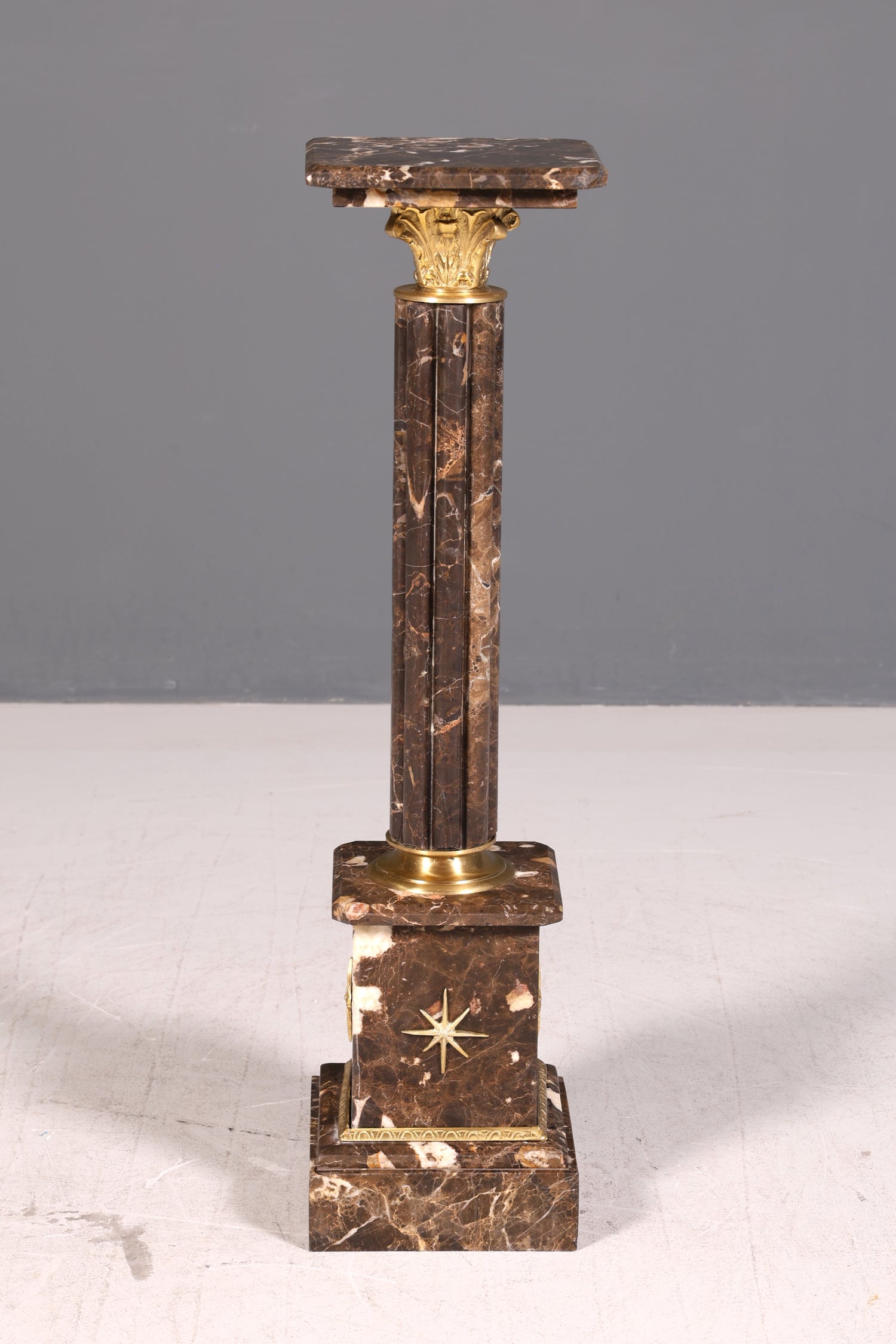 Wunderschöne Barock Stil Säule Louis XV Marmor Blumensäule Naturstein Sockel Ablage