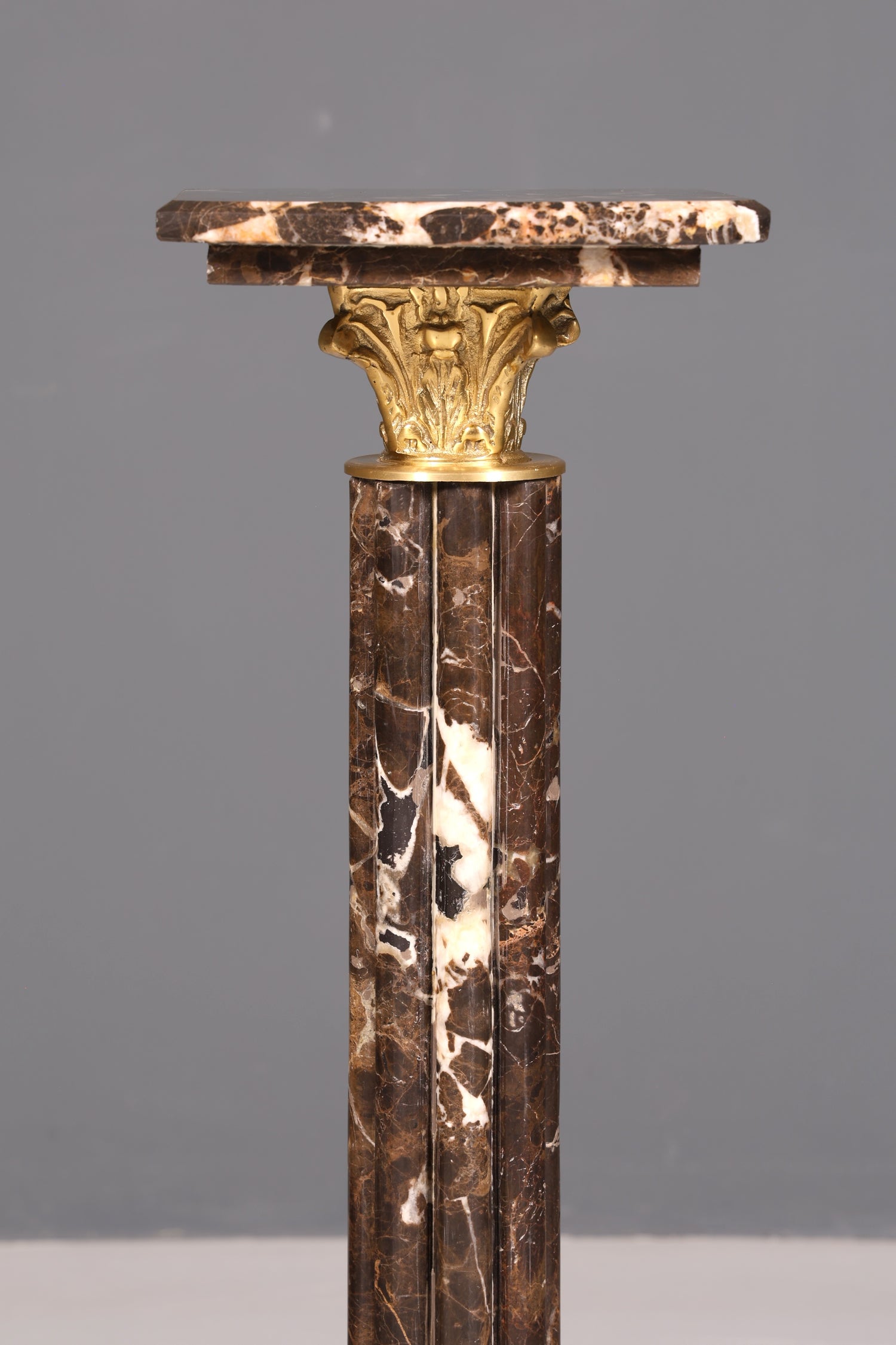 Wunderschöne Barock Stil Säule Louis XV Marmor Blumensäule Naturstein Sockel Ablage