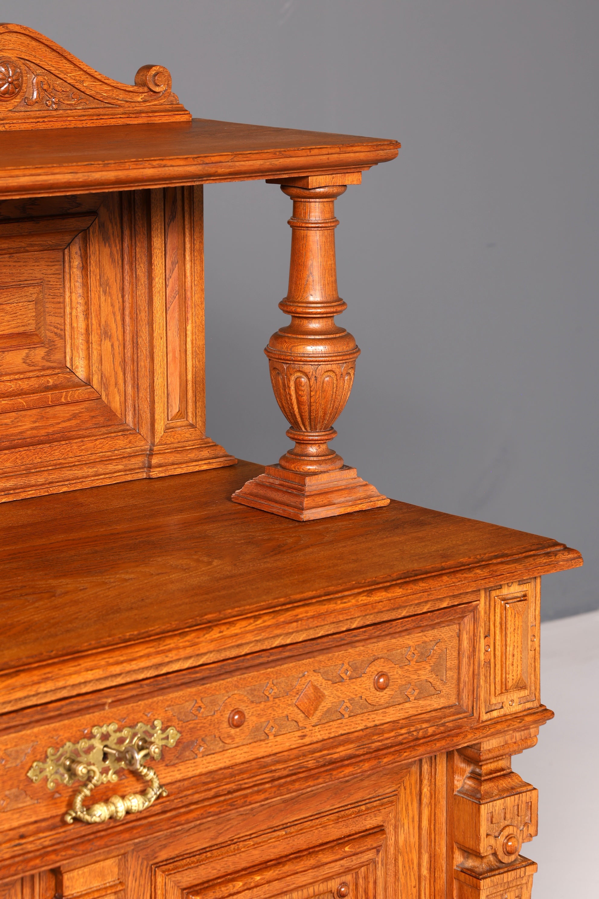 Wunderschönes Gründerzeit Buffet Eiche Anrichte Aufsatz Kommode Antik Sideboard Vertiko um 1890 Vintage