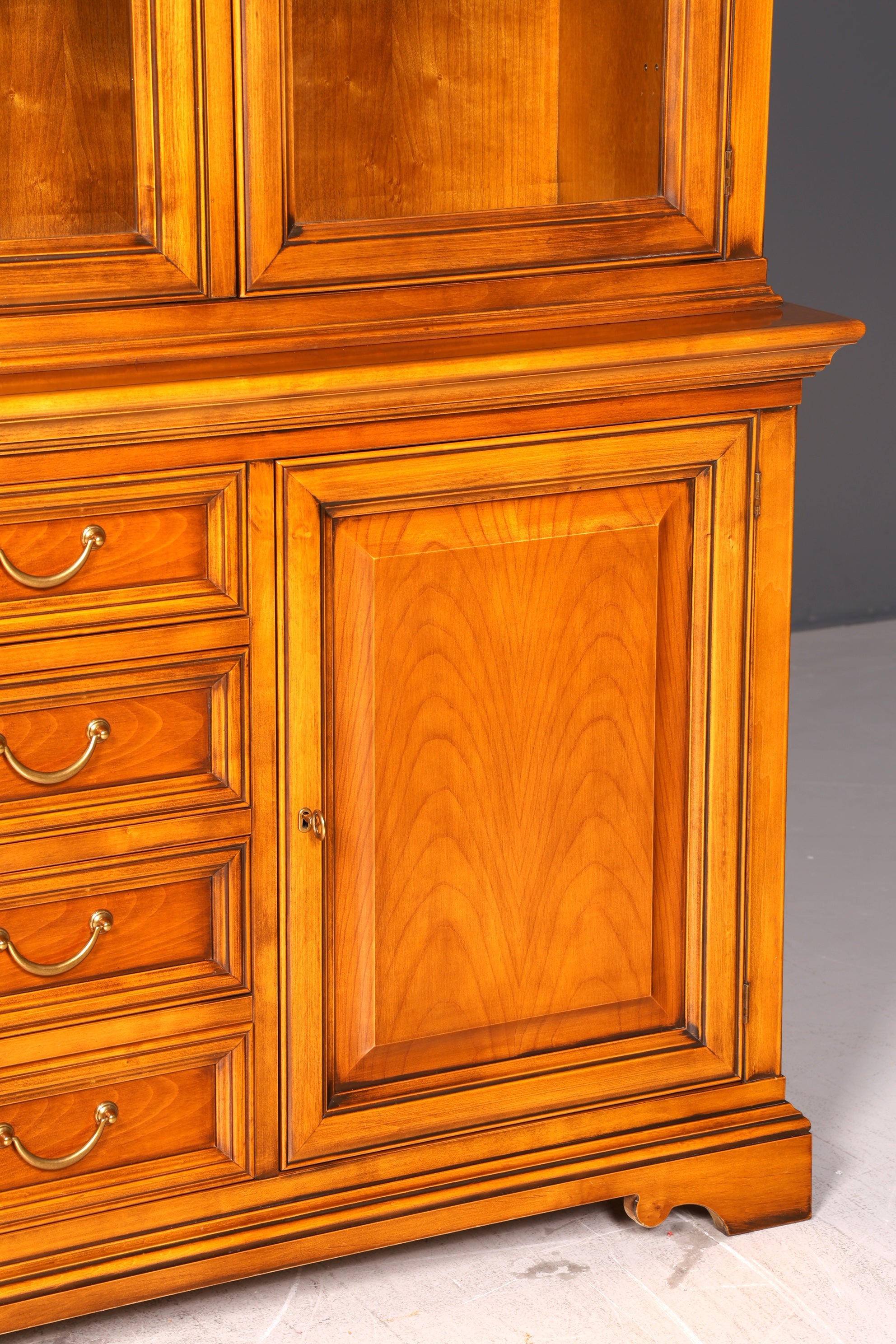 Gorgeous Original Selva Display Cabinet Cherry Wood Buffet Library Antique Style Cabinet Crockery Cabinet Italian Furniture